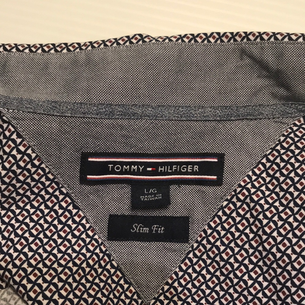 Tommy Hilfiger dress shirt - Picture 2 of 3
